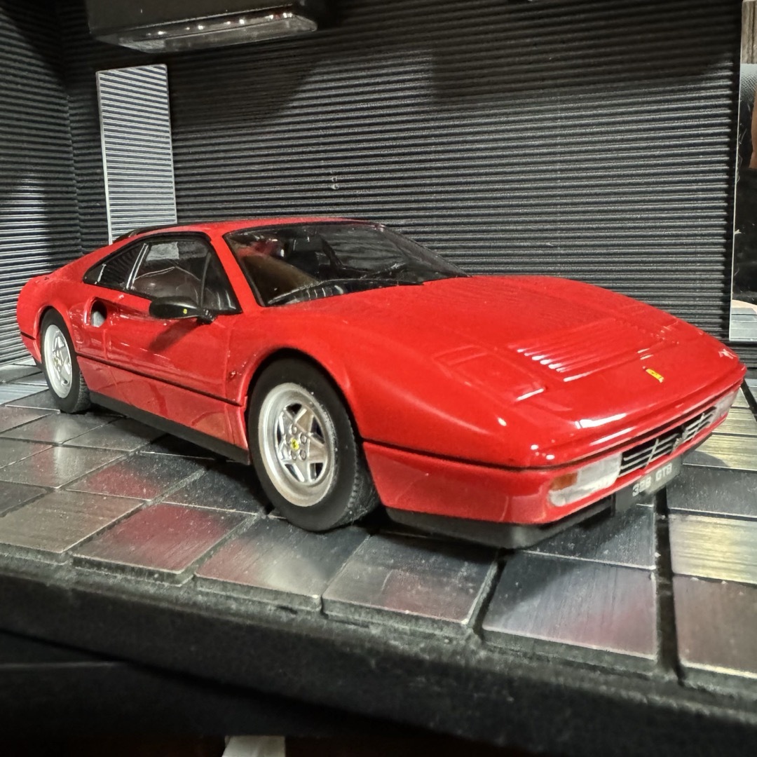 絶版未展示品 KKスケール 1/18 フェラーリ 328 GTB 1985の通販 絶版未展示品 KKスケール 1/18 フェラーリ 328 GTB 1985の通販