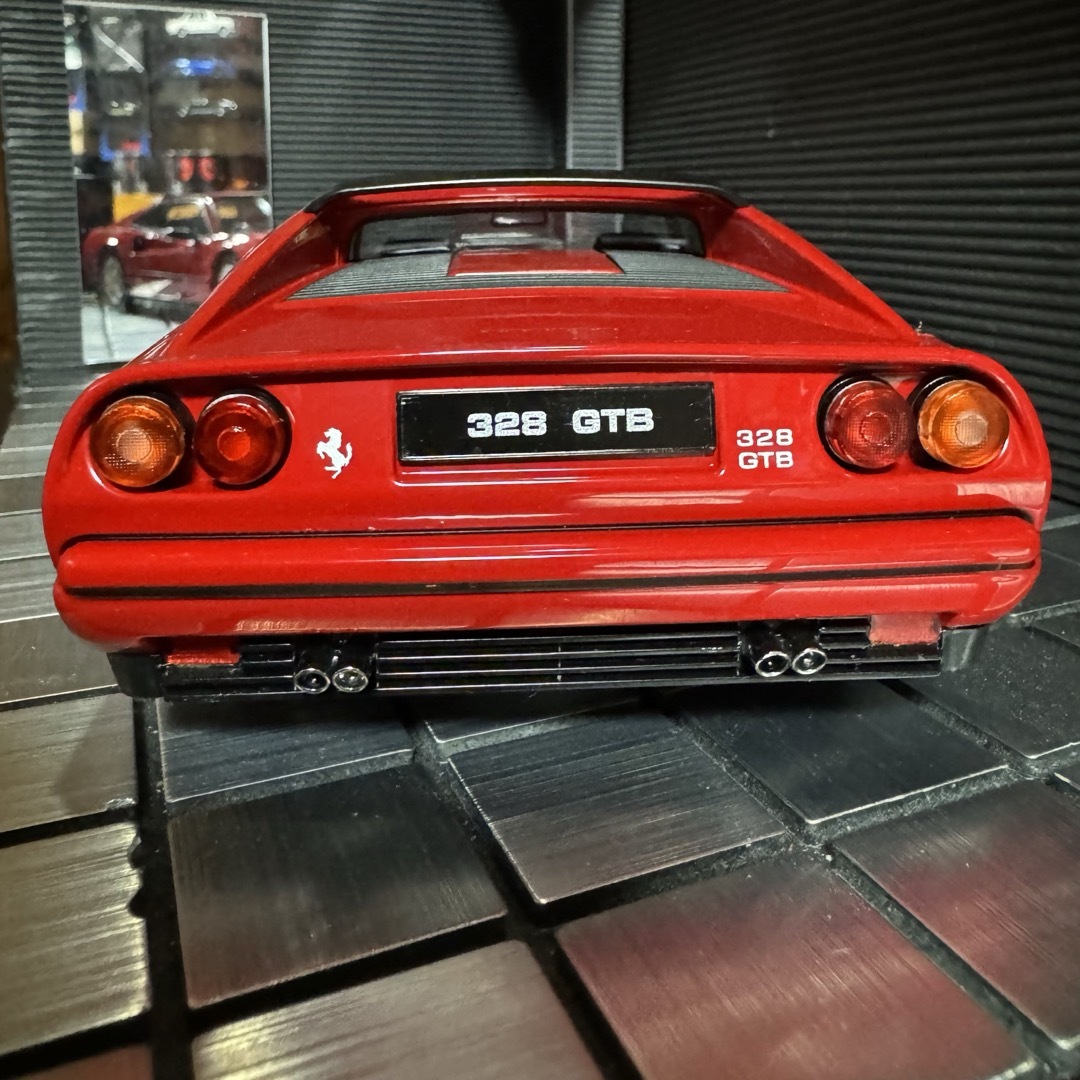 絶版未展示品 KKスケール 1/18 フェラーリ 328 GTB 1985の通販 絶版未展示品 KKスケール 1/18 フェラーリ 328 GTB 1985の通販
