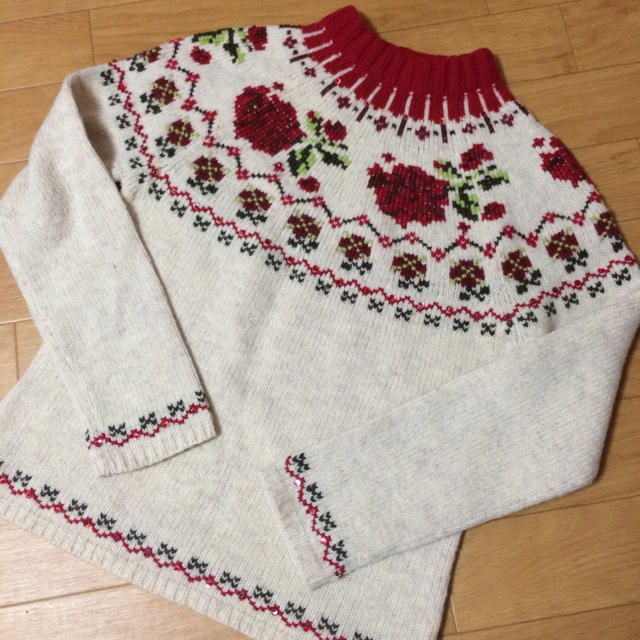 LAURA ASHLEY(ローラアシュレイ)のused♡ビーズ刺繍ニット レディースのトップス(ニット/セーター)の商品写真