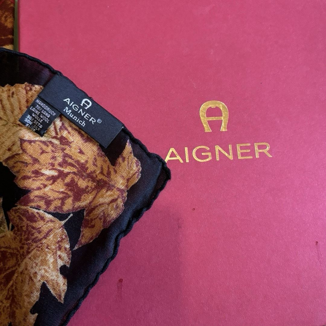 AIGNER - AIGNERスカーフの通販 by ウメチョ1260's shop AIGNER - AIGNERスカーフの通販 by ウメチョ1260's shop