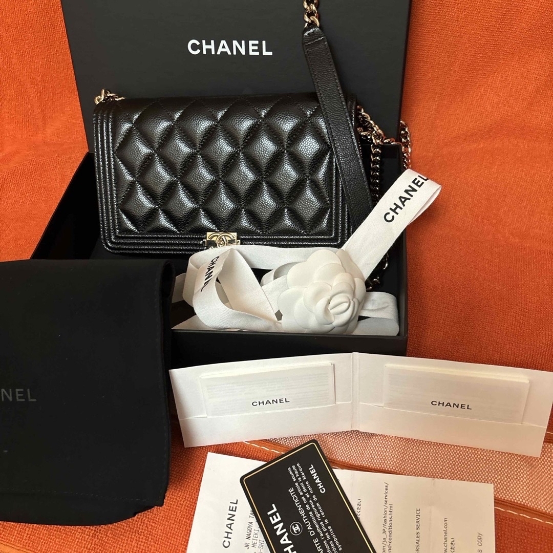 CHANEL - ボーイシャネル 超美品 チェーンウォレット キャビア CHANEL - ボーイシャネル 超美品 チェーンウォレット キャビア