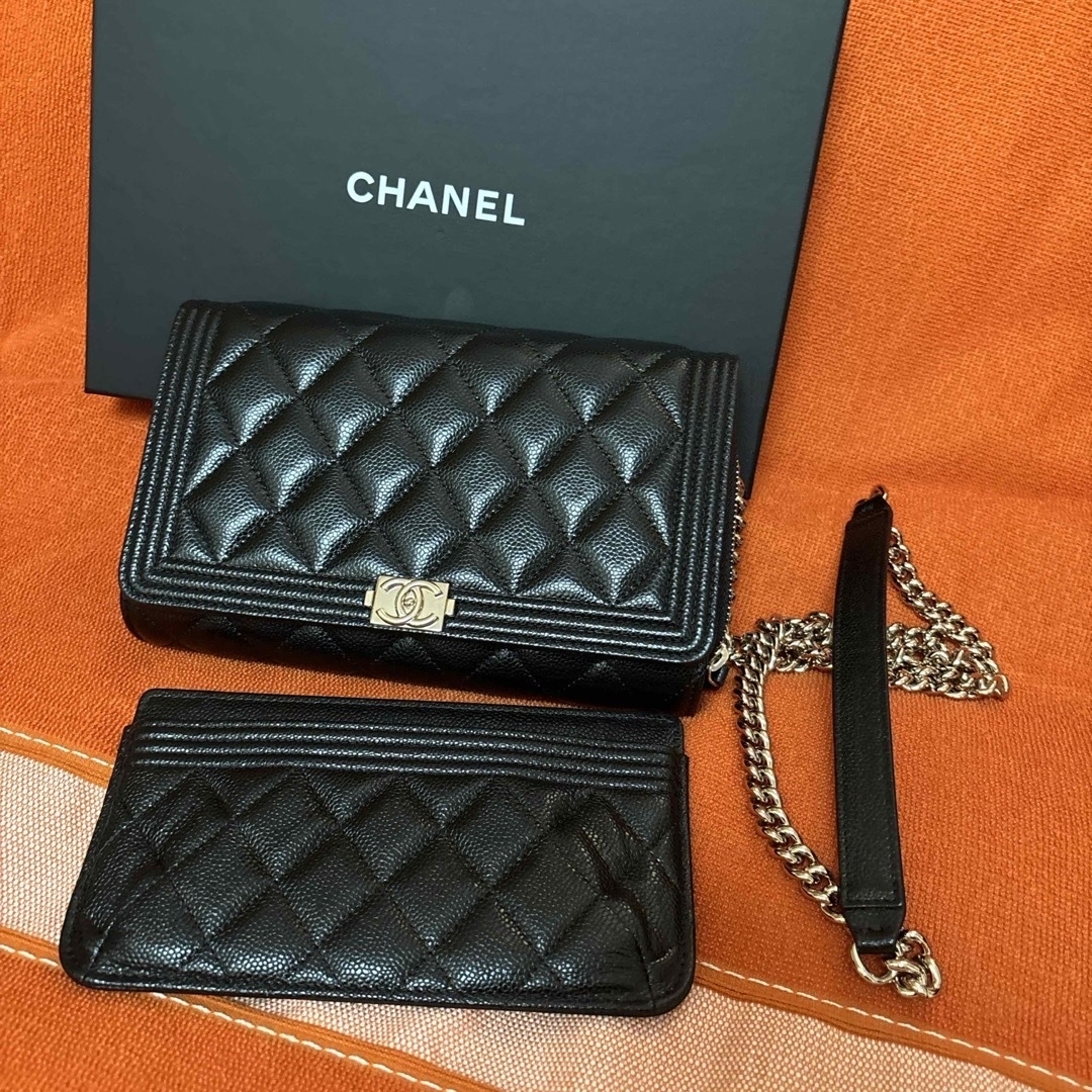 CHANEL - ボーイシャネル 超美品 チェーンウォレット キャビア CHANEL - ボーイシャネル 超美品 チェーンウォレット キャビア