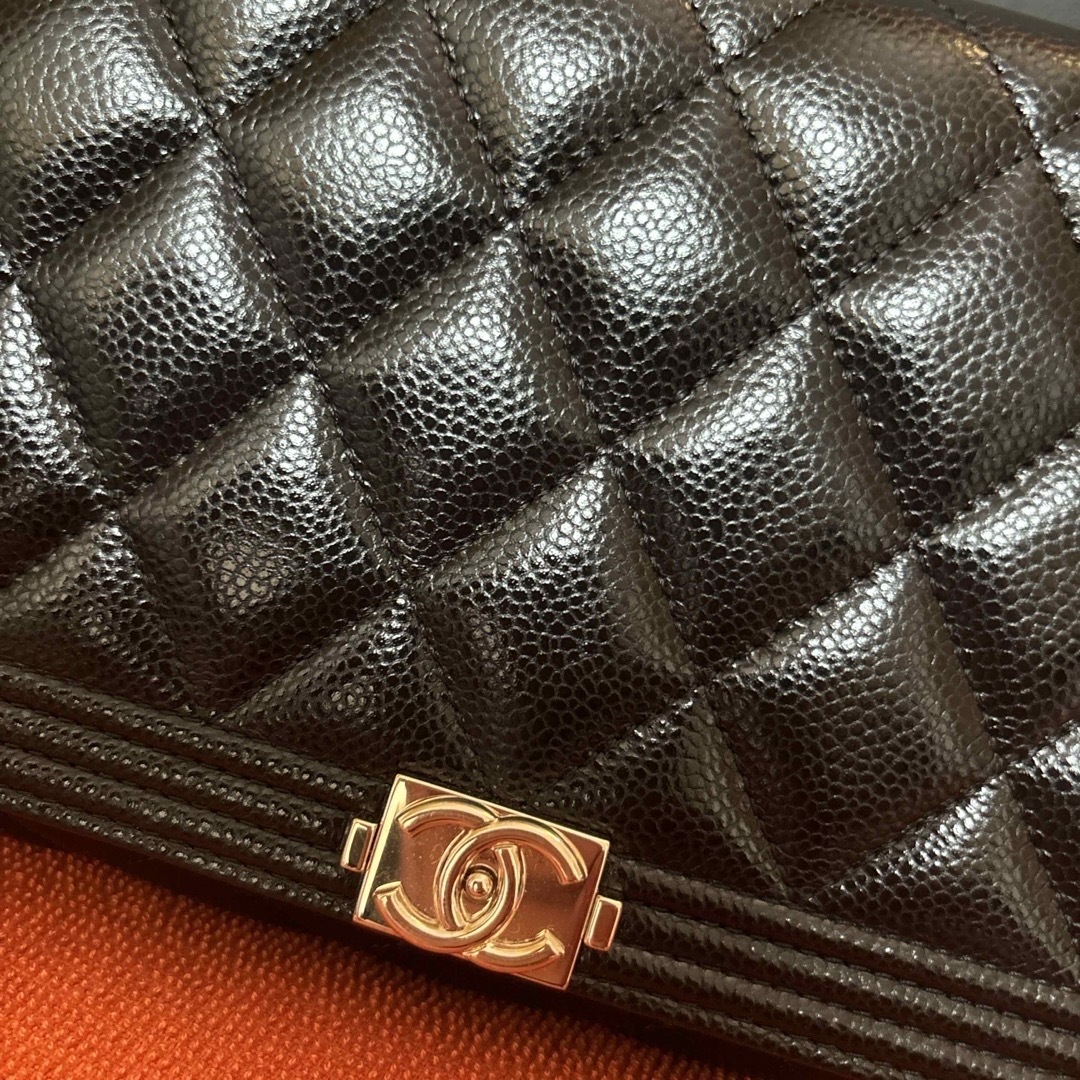 CHANEL - ボーイシャネル 超美品 チェーンウォレット キャビア CHANEL - ボーイシャネル 超美品 チェーンウォレット キャビア