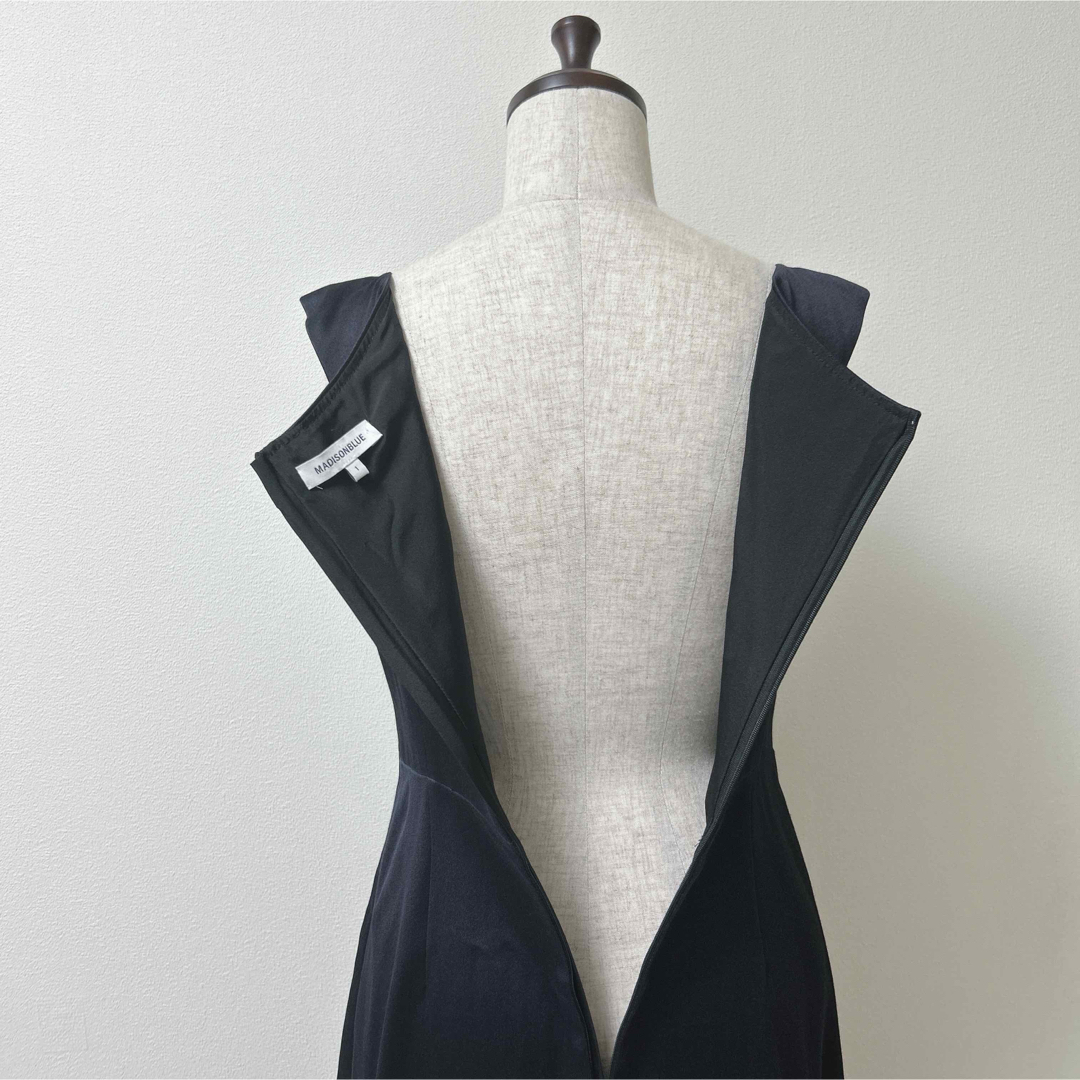 MADISON BLUE 参考定価10万 シルクロングワンピース ネイビー 1 MADISON BLUE 参考定価10万 シルクロングワンピース ネイビー 1