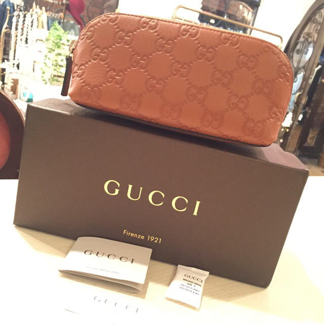 Gucci(グッチ)のGUCCI♡グッチGGレザーポーチ未使用新品♡直営店購入 レディースのファッション小物(ポーチ)の商品写真