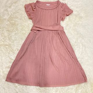 トゥービーシック(TO BE CHIC)の大きいサイズ　トゥービーシック　プリーツ　ロング　フレア　ピンク　ワンピース(ロングワンピース/マキシワンピース)