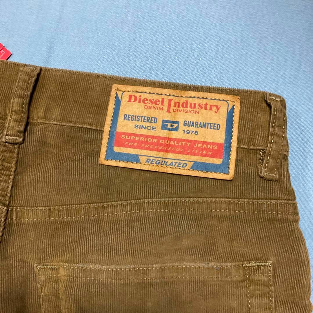 DIESEL(ディーゼル)の新品　ディーゼル　ボタンフライ　サイズ36　A10230　4624　テーパードレ メンズのパンツ(その他)の商品写真