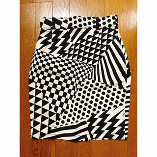 HYSTERIC GLAMOUR(ひざ丈スカート)のフリマアイテム一覧 HYSTERIC GLAMOUR(ひざ丈スカート)のフリマアイテム一覧
