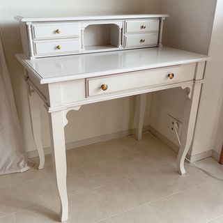 LAURA ASHLEY(机/テーブル)のフリマアイテム一覧 LAURA ASHLEY(机/テーブル)のフリマアイテム一覧