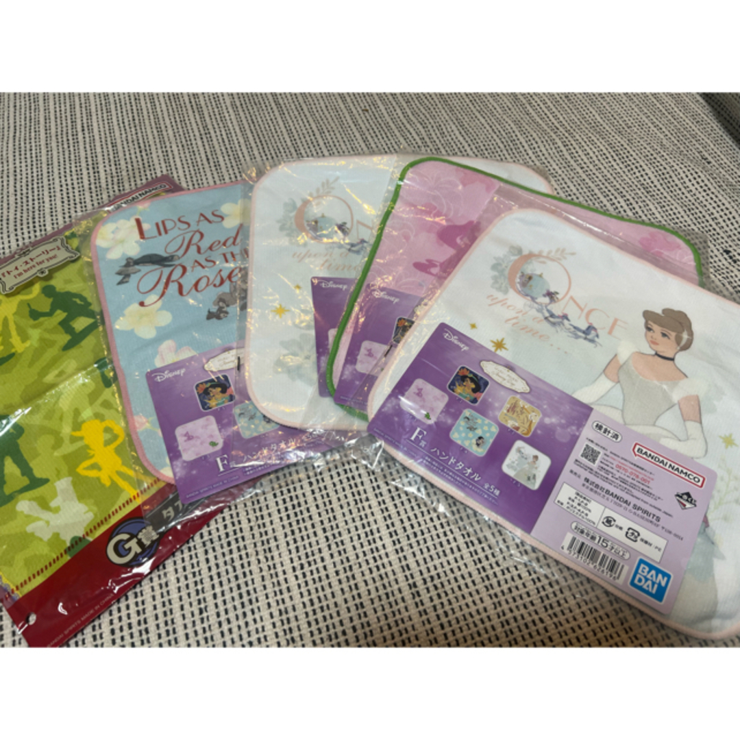Disney(ディズニー)のディズニー 一番くじ ハンカチ 5枚セット エンタメ/ホビーのおもちゃ/ぬいぐるみ(キャラクターグッズ)の商品写真