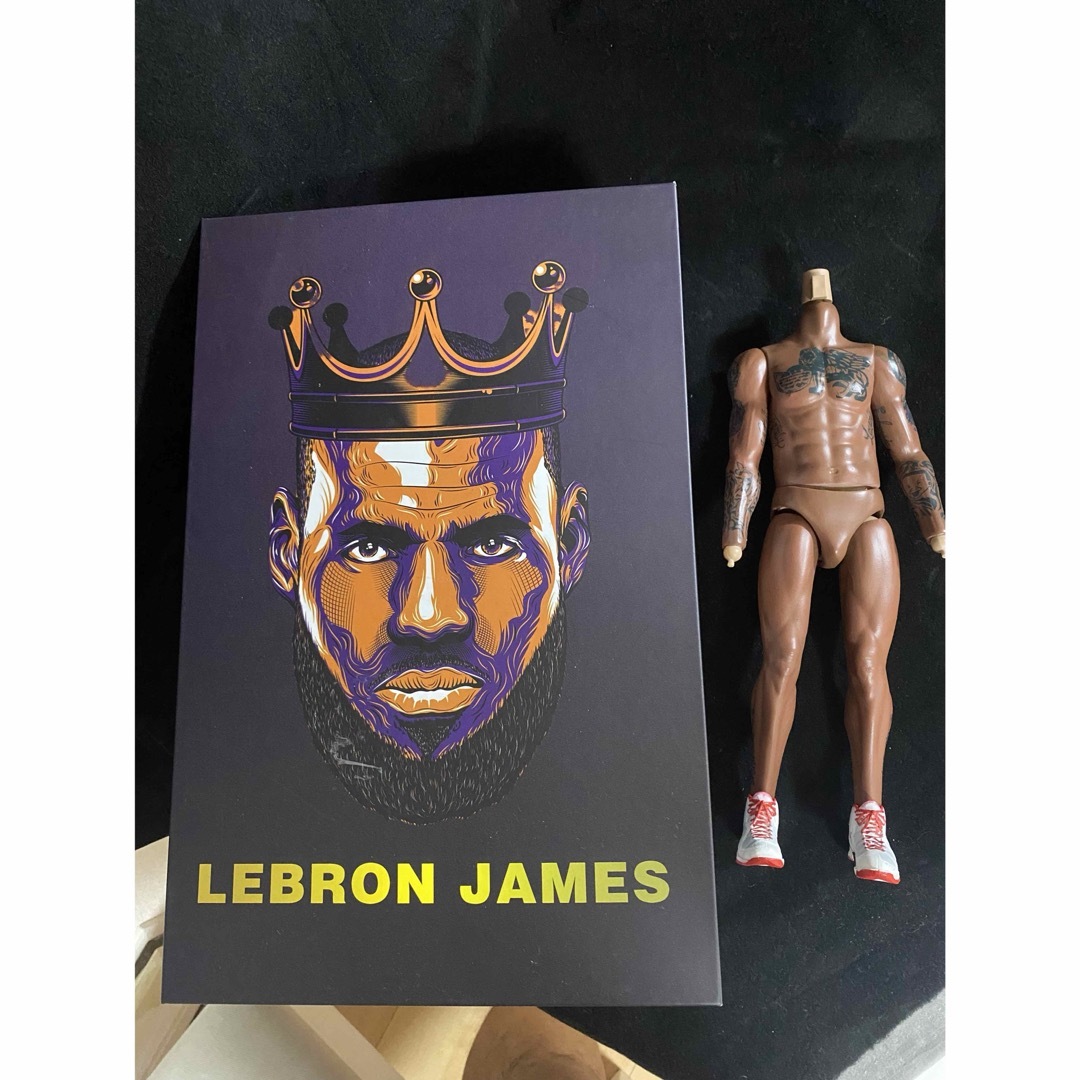 素体2体 NBA レブロン・ジェームズ フィギュア1/6 新品 LeBronの 素体2体 NBA レブロン・ジェームズ フィギュア1/6 新品 LeBronの