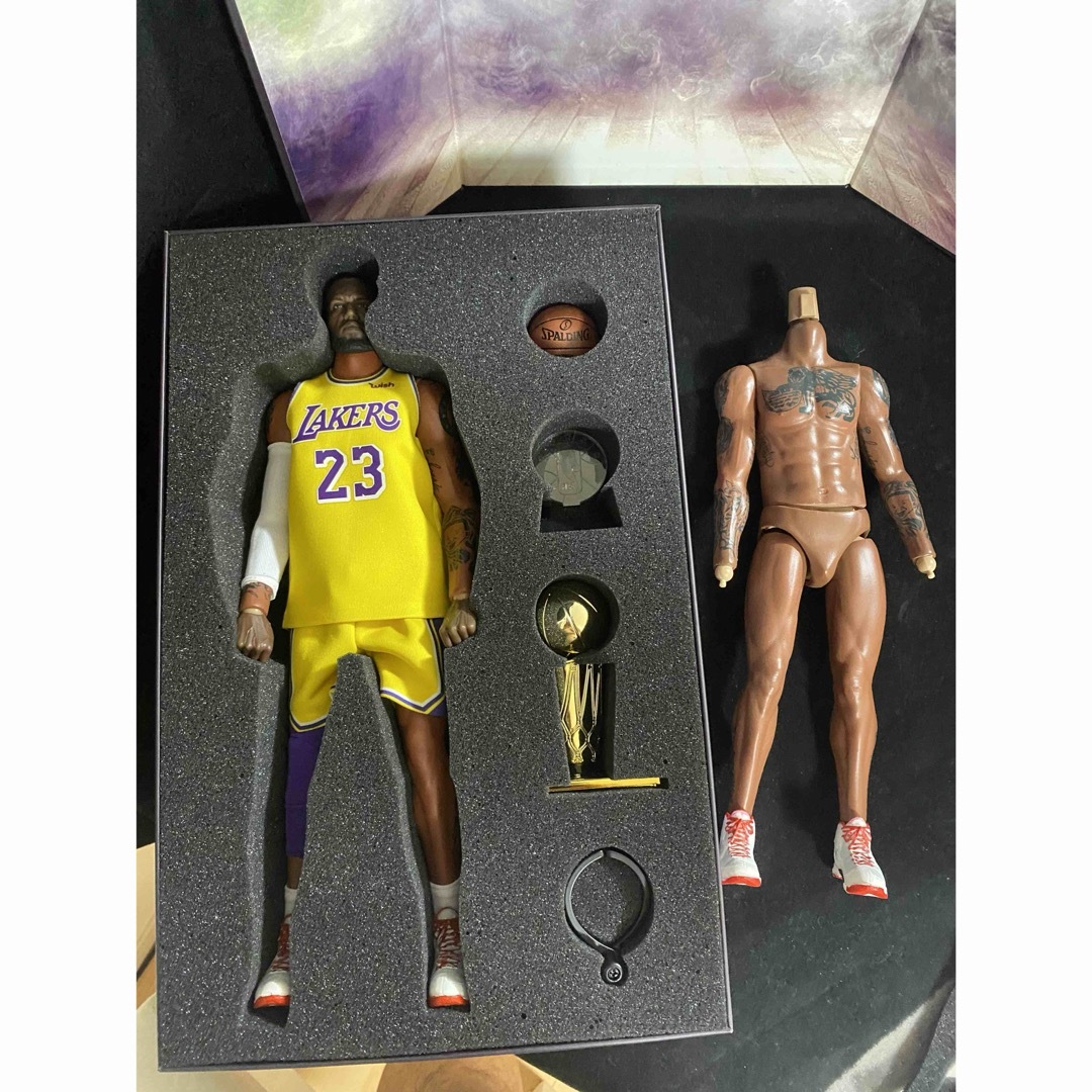 素体2体 NBA レブロン・ジェームズ フィギュア1/6 新品 LeBronの 素体2体 NBA レブロン・ジェームズ フィギュア1/6 新品 LeBronの