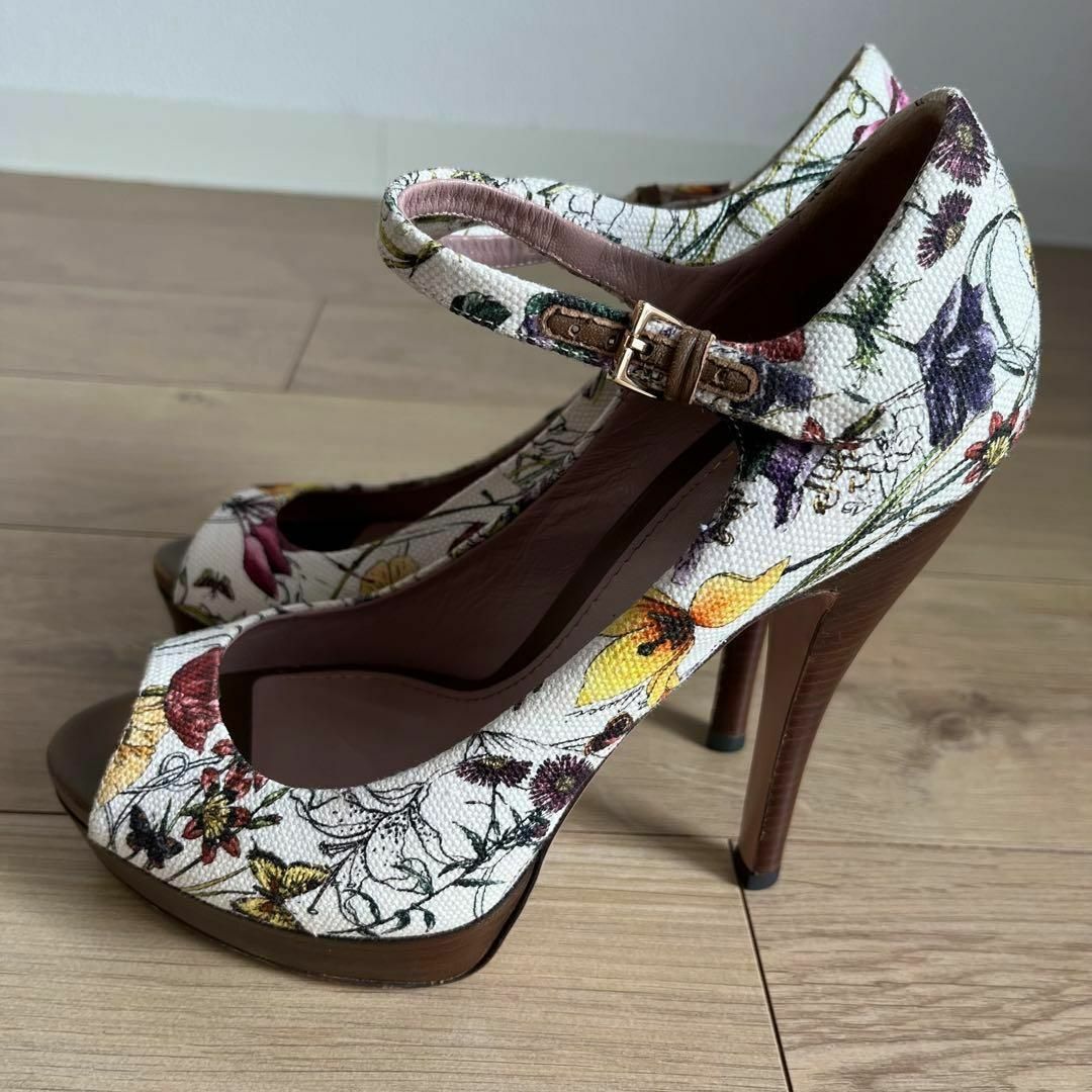 GUCCI - グッチ ジョジョコラボ フローラ アンクルストラップ GUCCI - グッチ ジョジョコラボ フローラ アンクルストラップ