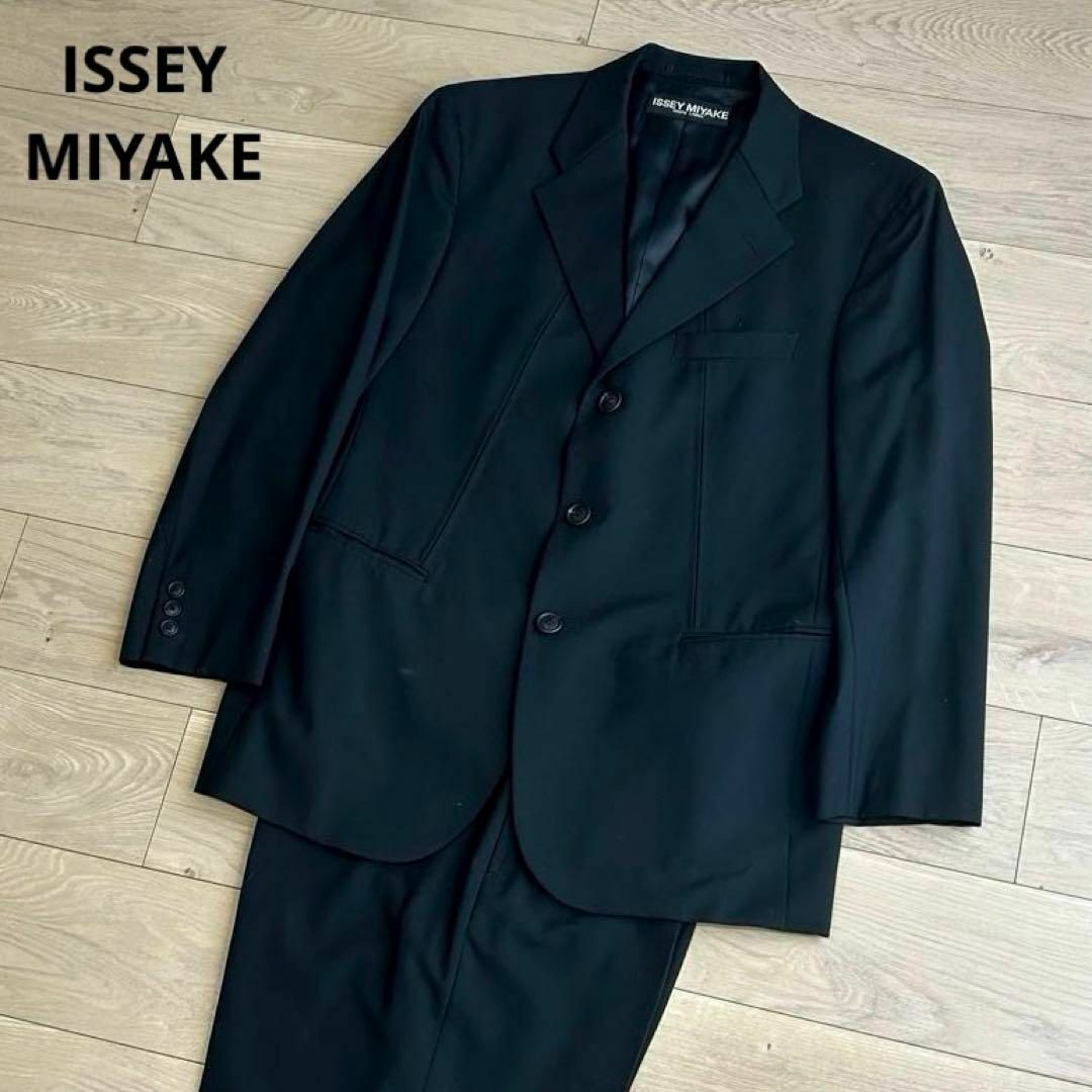 ISSEY MIYAKE - イッセイミヤケ 黒 ソリッドスーツ セットアップ ISSEY MIYAKE - イッセイミヤケ 黒 ソリッドスーツ セットアップ