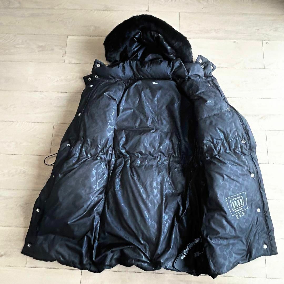 COACH - COACH コーチ ラムファー ダウンコート 黒 ロゴ COACH - COACH コーチ ラムファー ダウンコート 黒 ロゴ