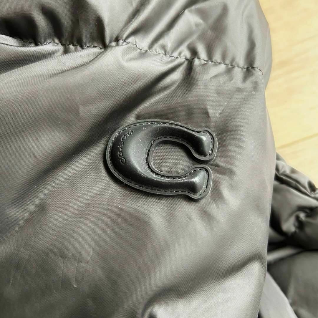 COACH - COACH コーチ ラムファー ダウンコート 黒 ロゴ COACH - COACH コーチ ラムファー ダウンコート 黒 ロゴ