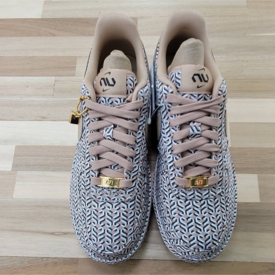 NIKE - ナイキ ウィメンズ エアフォース1 ロー ユナイテッド NIKE - ナイキ ウィメンズ エアフォース1 ロー ユナイテッド