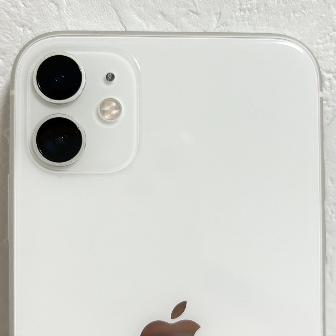 美品 iPhone11 64GB 本体のみ ホワイト SIMフリー 美品 iPhone11 64GB 本体のみ ホワイト SIMフリー