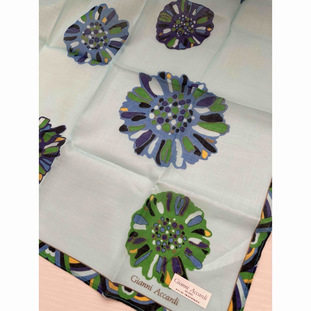 【新品未使用】GianniAccardi ハンカチ レディースのファッション小物(ハンカチ)の商品写真