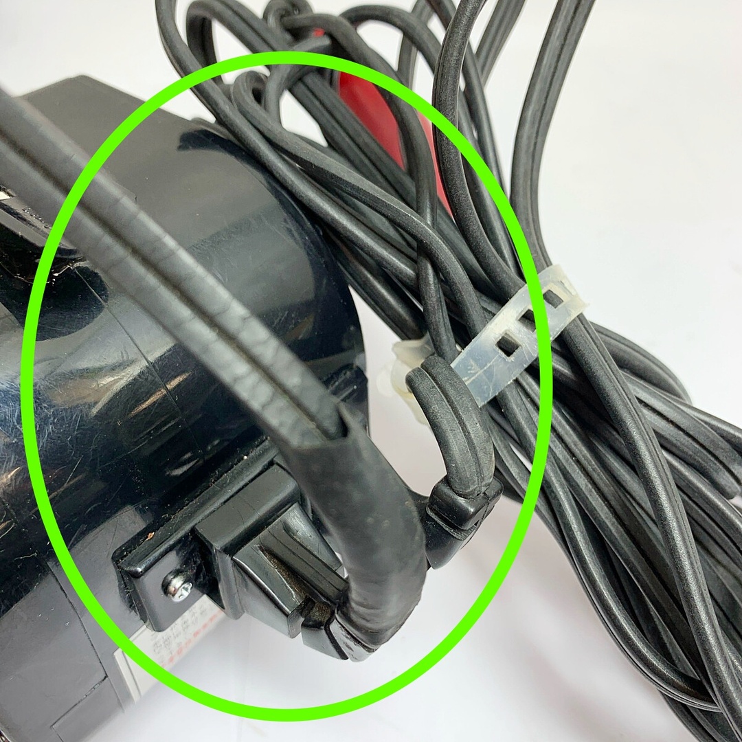Miya Epoch 電動リール ケーブルに劣化あり 補修跡あり 300 Miya Epoch 電動リール ケーブルに劣化あり 補修跡あり 300