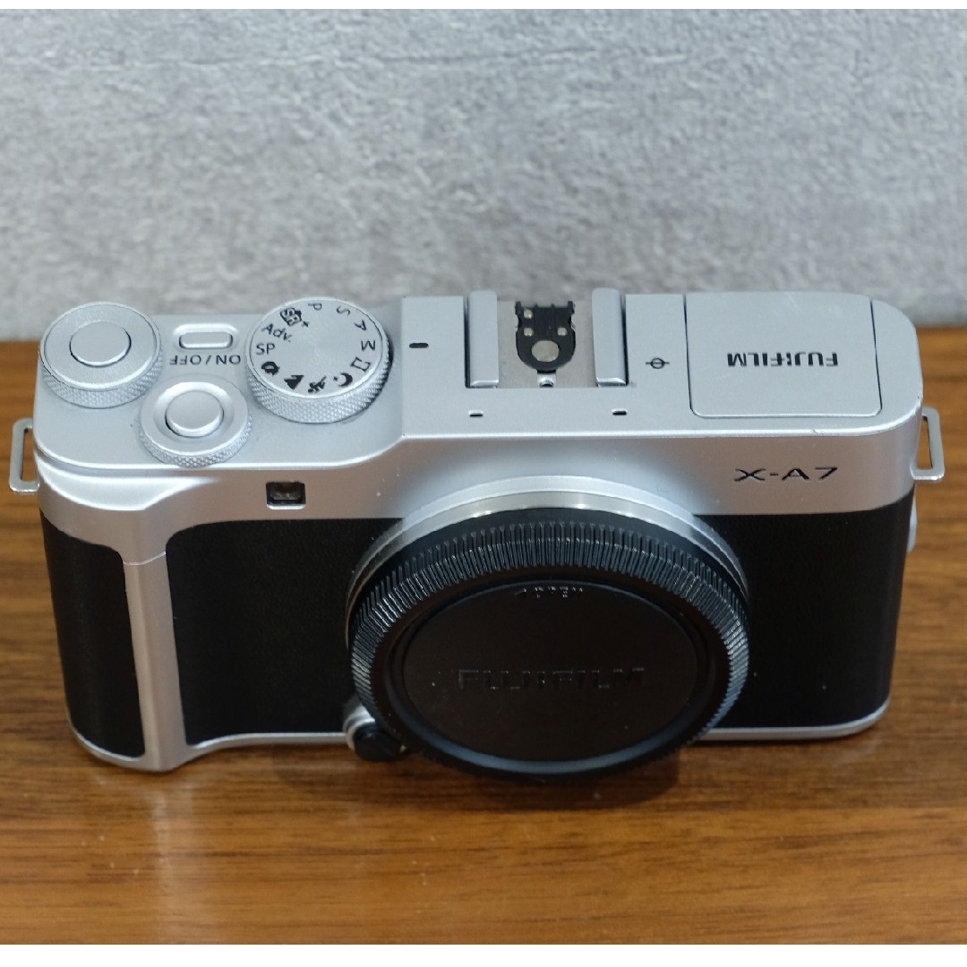 FUJIFILM ミラーレス一眼カメラ X-A7レンズキット シルバー FUJIFILM ミラーレス一眼カメラ X-A7レンズキット シルバー