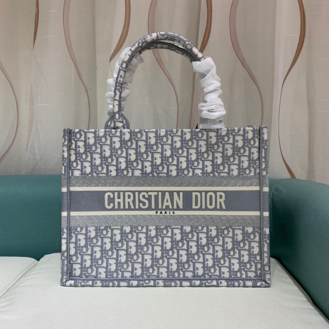 Diorブックトートミディアム Diorブックトートミディアム