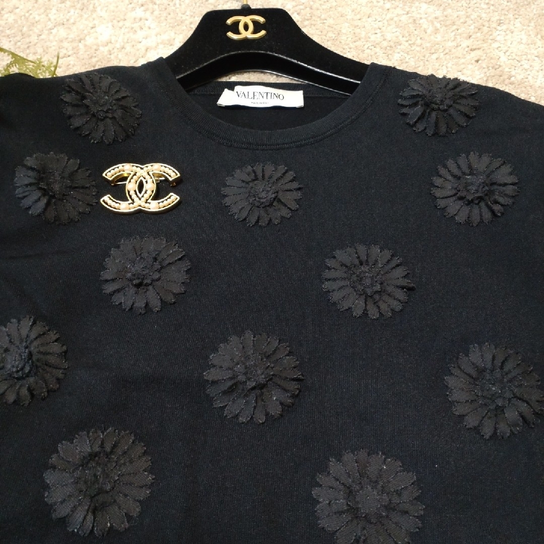 VALENTINO - ♥ヴァレンティノ♥のお花いっぱいニットの通販 by VALENTINO - ♥ヴァレンティノ♥のお花いっぱいニットの通販 by