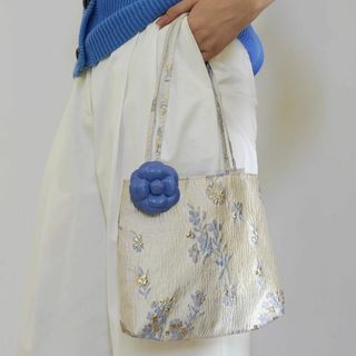 ミラオーウェン(Mila Owen)のPANLULUPAN 立体 刺繍 お花コサージュ付き ミニ ハンドバッグ (ハンドバッグ)