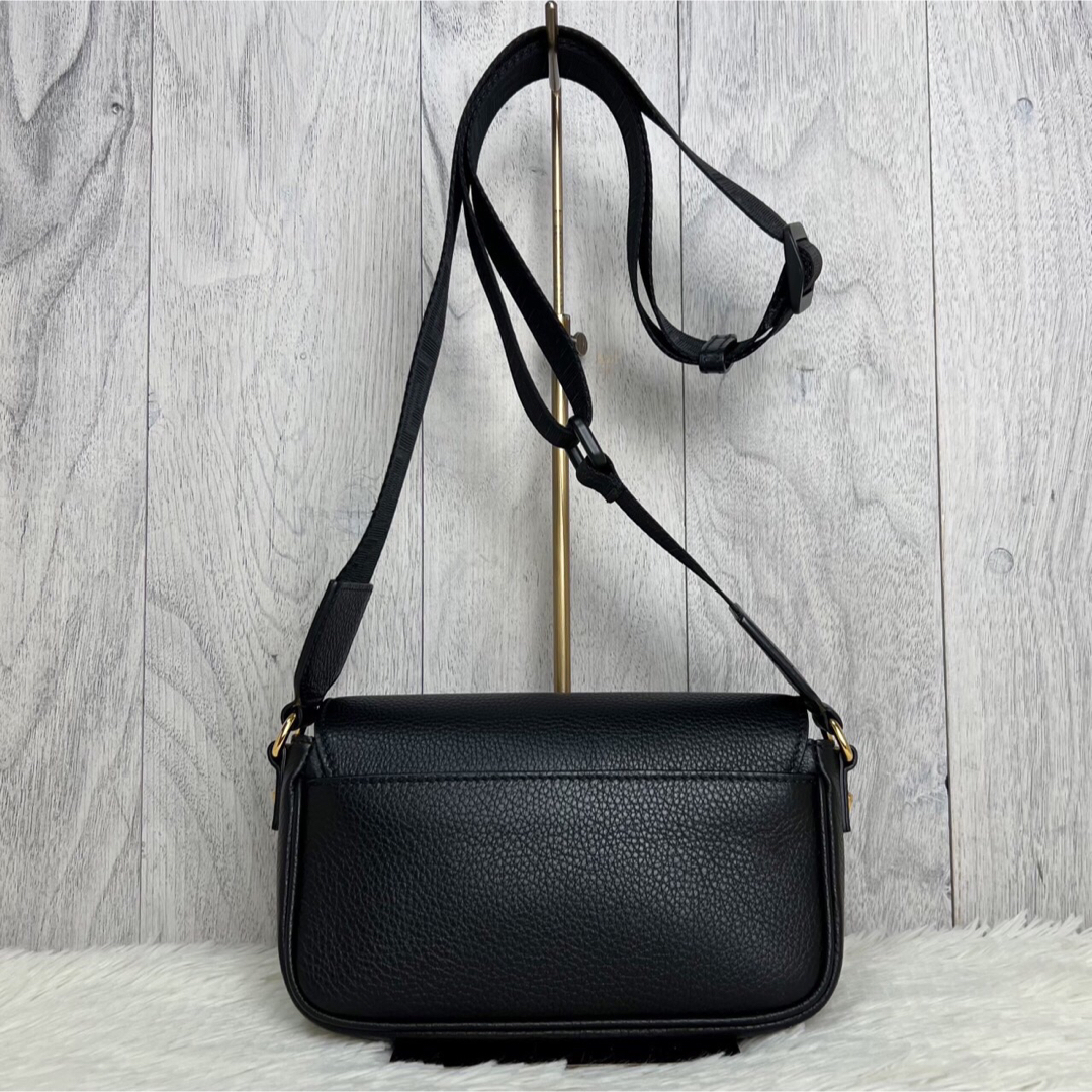 定価18万円】極美品 ヴェルサーチ ショルダーバッグ メデューサ 定価18万円】極美品 ヴェルサーチ ショルダーバッグ メデューサ