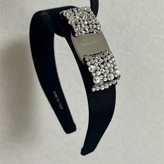 フェラガモ】アクセ感覚で使える“きらめきカチューシャ”で大人 フェラガモ】アクセ感覚で使える“きらめきカチューシャ”で大人