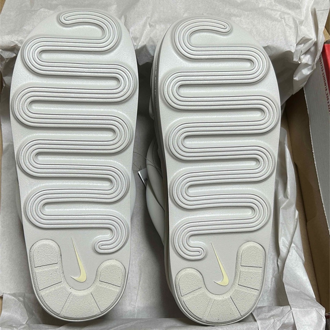 新品 NIKE エアマックスアイラ オフホワイト 新品 ナイキ 新品 NIKE エアマックスアイラ オフホワイト 新品 ナイキ