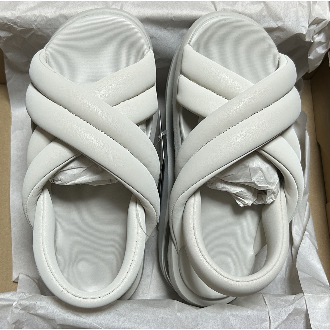 新品 NIKE エアマックスアイラ オフホワイト 新品 ナイキ 新品 NIKE エアマックスアイラ オフホワイト 新品 ナイキ