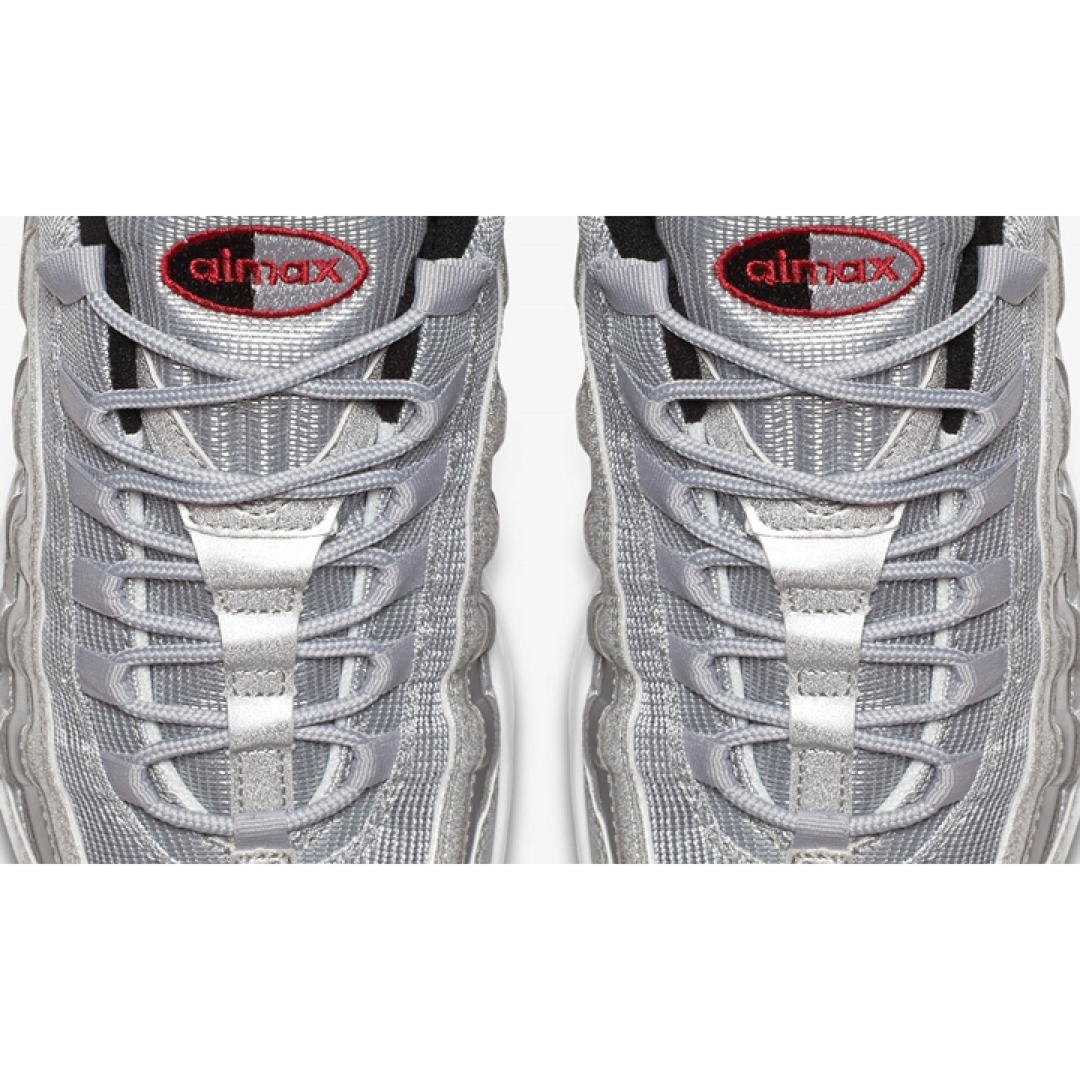 NIKE(ナイキ)の専用NIKE AIRMAX95 Premium Metallic Silver メンズの靴/シューズ(スニーカー)の商品写真