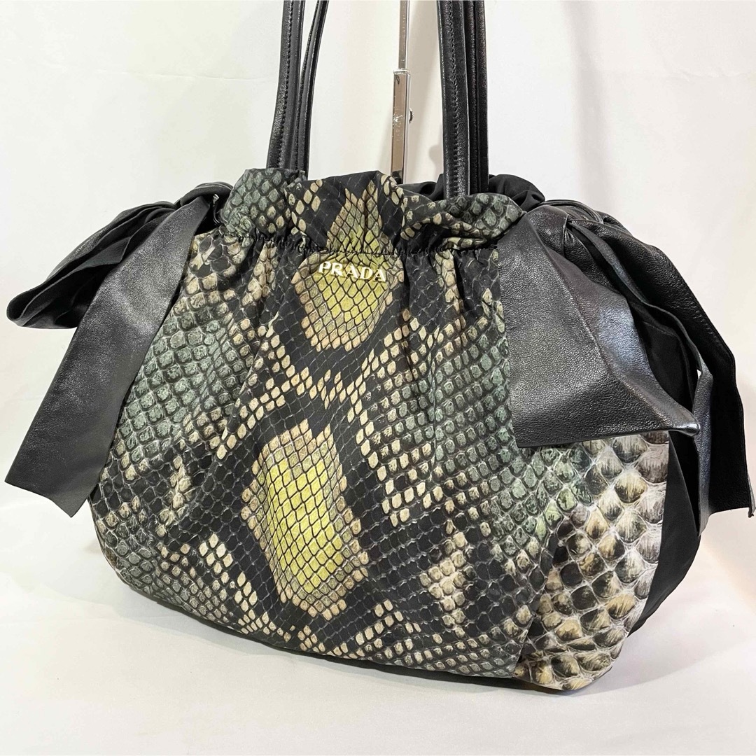 美品 正規品 PRADA プラダ トートバッグ パイソン柄 ナイロン レザー 美品 正規品 PRADA プラダ トートバッグ パイソン柄 ナイロン レザー