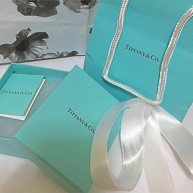 Tiffany & Co.(ティファニー)のショッパー＆箱 レディースのバッグ(ショップ袋)の商品写真