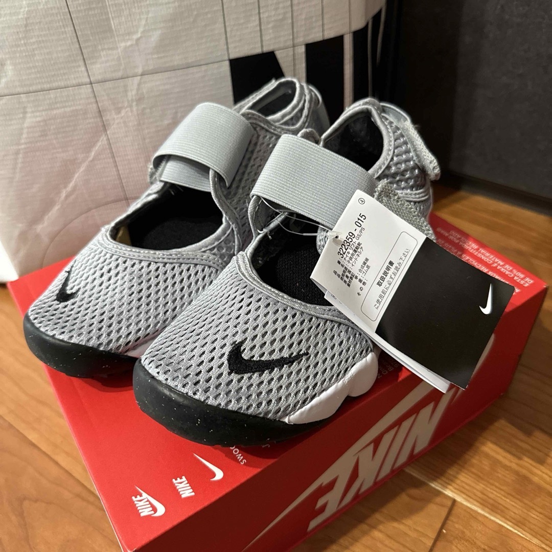 【ファッション通販】 NIKE 22センチの ウルフグレー リフト 【新品タグ付き】ナイキ - サンダル