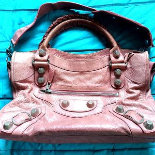 BALENCIAGA(バッグ ・ ピンク/桃色系)のフリマアイテム一覧 BALENCIAGA(バッグ ・ ピンク/桃色系)のフリマアイテム一覧