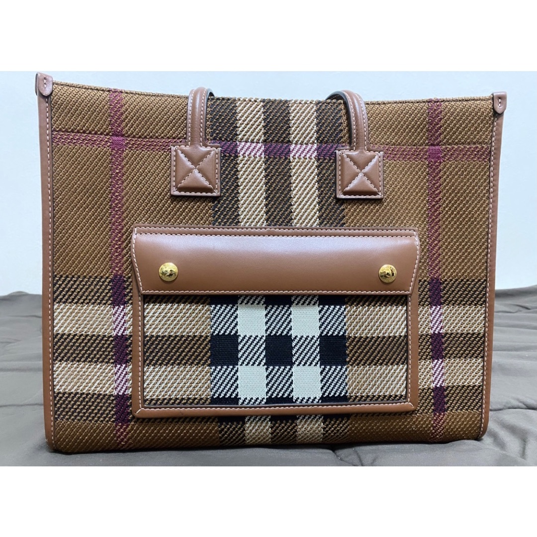 BURBERRY - バーバリー A4サイズ　鞄