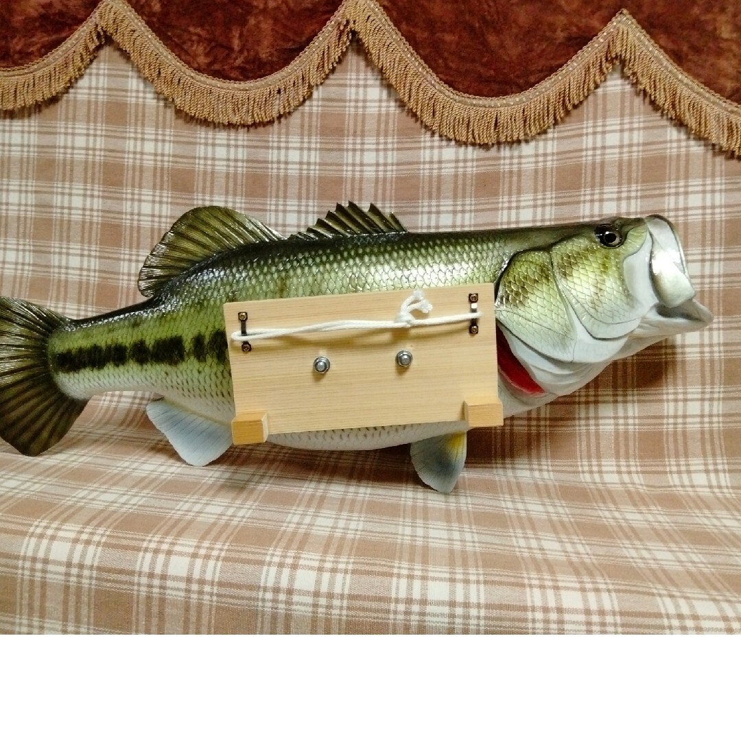ハンドメイド 62cmブラックバス壁掛け フィギュア 釣り模型 魚 ハンドメイド 62cmブラックバス壁掛け フィギュア 釣り模型 魚