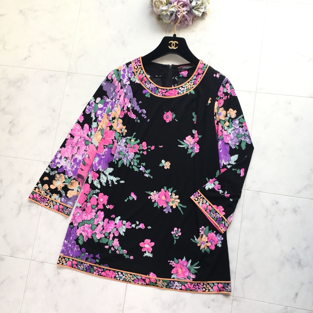 近年美品 LEONARD レオナール カンカン 身幅大きい チュニック 花柄 近年美品 LEONARD レオナール カンカン 身幅大きい チュニック 花柄