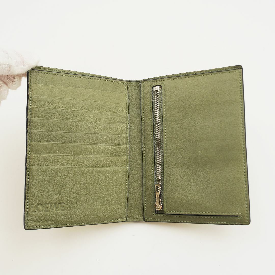 極美品✨ ロエベ 二つ折り財布 バーティカル ウォレット 極美品✨ ロエベ 二つ折り財布 バーティカル ウォレット