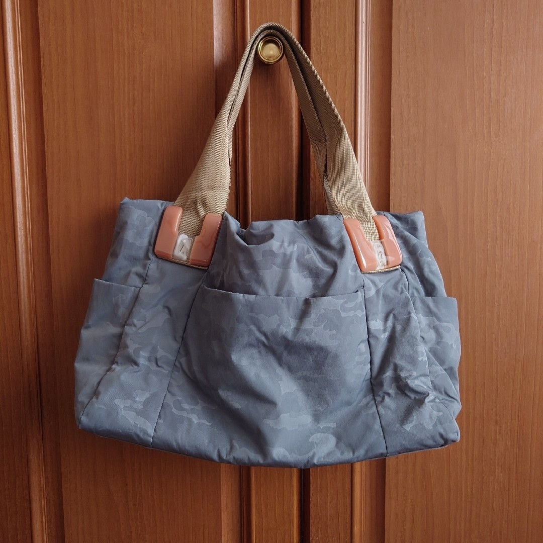 ear PAPILLONNER - ear PAPILLONNER樹脂パーツトートバッグの ear PAPILLONNER - ear PAPILLONNER樹脂パーツトートバッグの