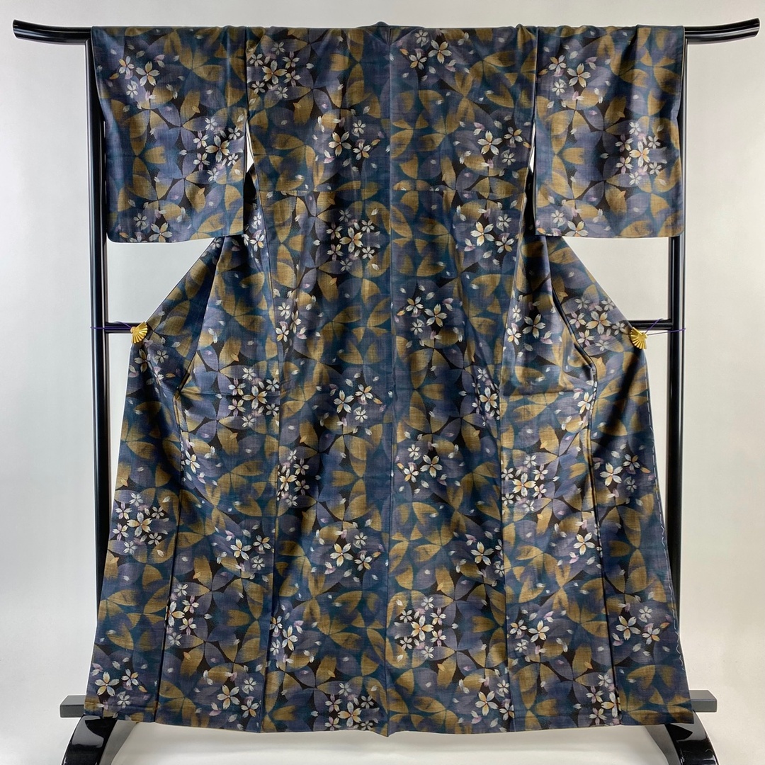 大島紬 身丈164.5cm 裄丈67cm 正絹 美品 逸品 大島紬 身丈164.5cm 裄丈67cm 正絹 美品 逸品