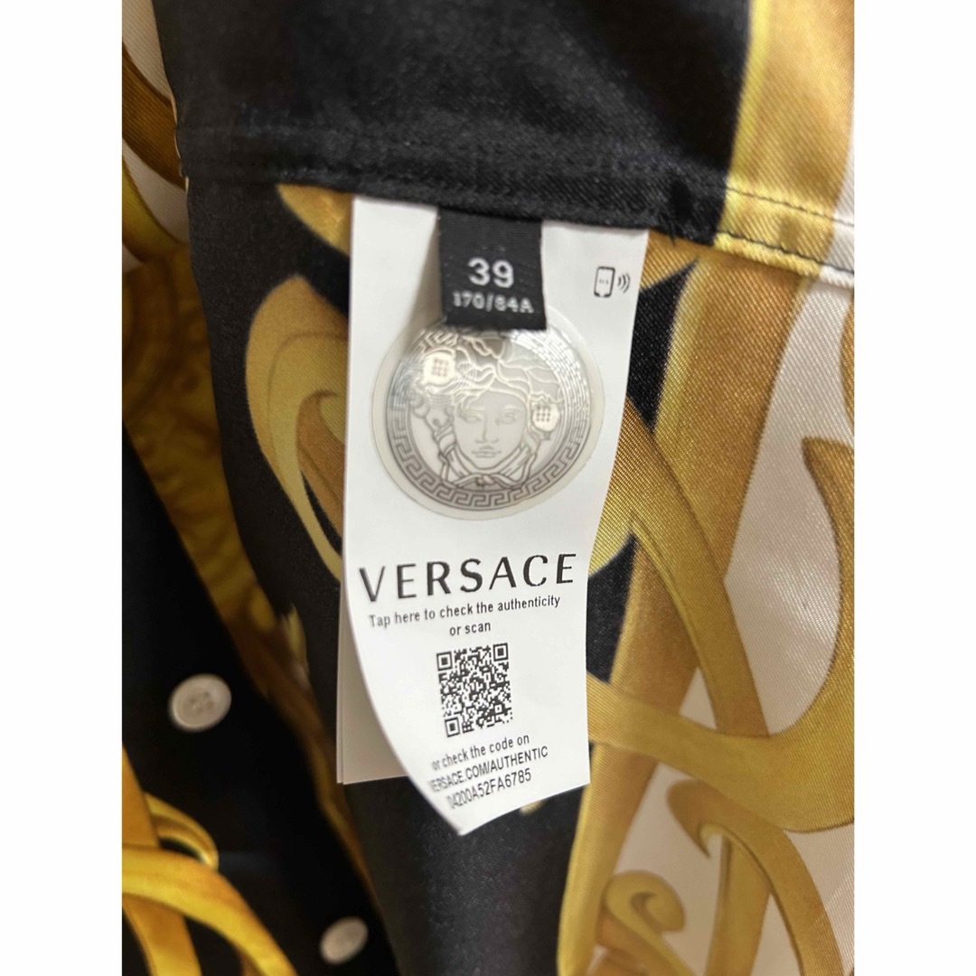 VERSACE - 【大人の色気】ゴージャスVERSACE!バロック柄シルク VERSACE - 【大人の色気】ゴージャスVERSACE!バロック柄シルク