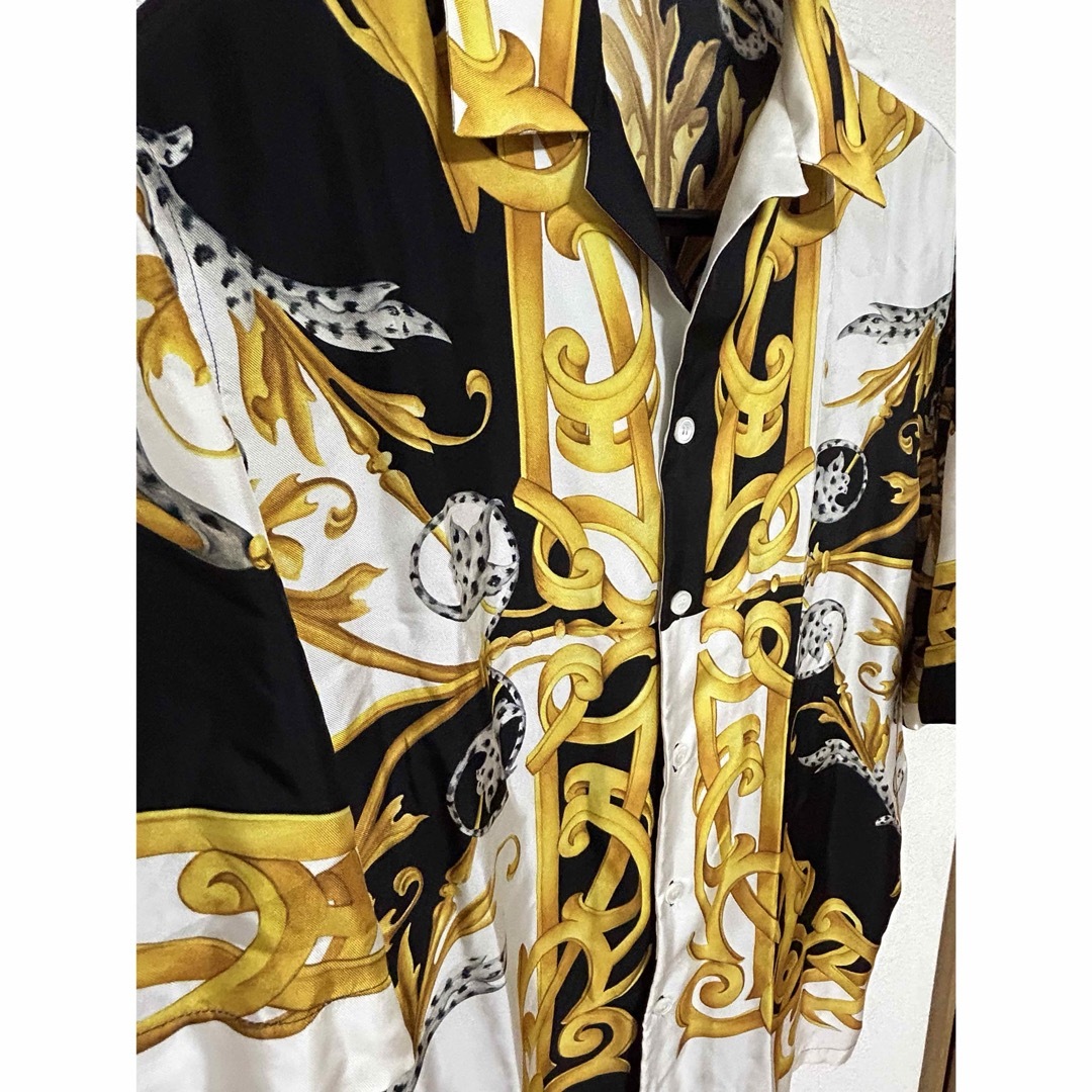VERSACE - 【大人の色気】ゴージャスVERSACE!バロック柄シルク VERSACE - 【大人の色気】ゴージャスVERSACE!バロック柄シルク