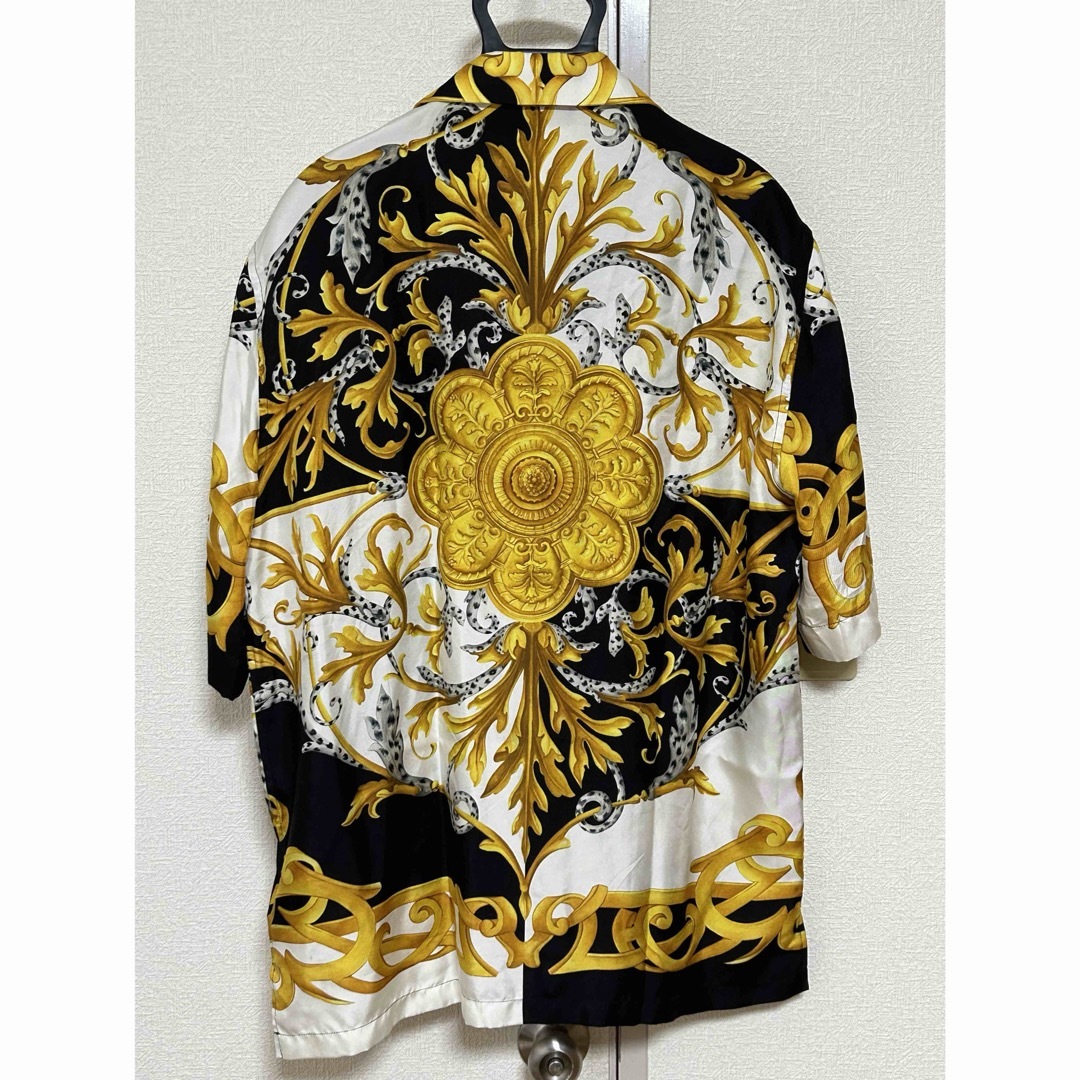 VERSACE - 【大人の色気】ゴージャスVERSACE!バロック柄シルク VERSACE - 【大人の色気】ゴージャスVERSACE!バロック柄シルク