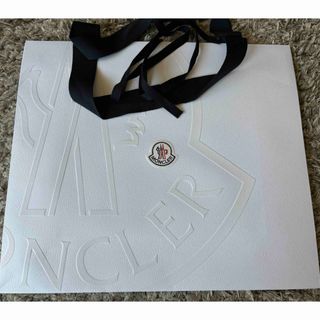 MONCLER(ラッピング/包装)のフリマアイテム一覧 MONCLER(ラッピング/包装)のフリマアイテム一覧