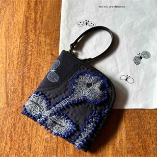 1088 ミナペルホネン*tambourine*がま口ポーチ 注意深く 1088 ミナペルホネン*tambourine*がま口ポーチ 注意深く
