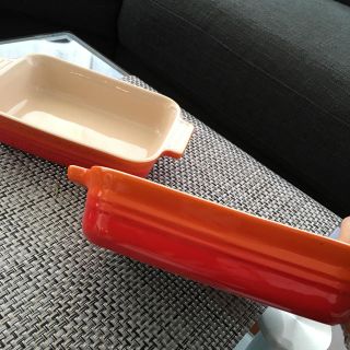 ルクルーゼ(LE CREUSET)のお値下げしました。ル・クルーゼ グラタン皿 レクタンギュラー オレンジ(食器)