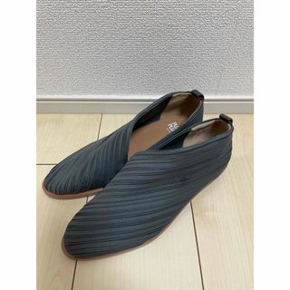 PLEATS PLEASE ISSEY MIYAKE(靴/シューズ)のフリマアイテム一覧 PLEATS PLEASE ISSEY MIYAKE(靴/シューズ)のフリマアイテム一覧